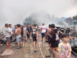 Ludes 8 Rumah Terbakar Kerugian Capai Rp1,5 Miliar Tragedi di Long Hubung Ulu