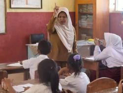 Penantian Panjang Para Guru Bersertifikat Ketika Kompetensi Tak Jamin Panggung Pengabdian